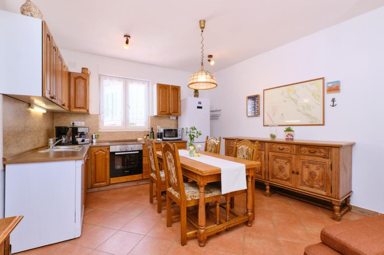 Apartments Antares Mali Lošinj Exterior foto